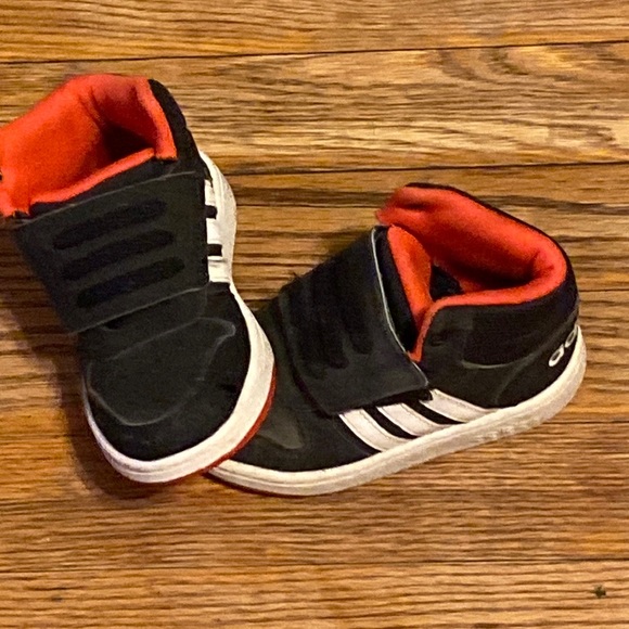 Adidas - Picture 1 of 4